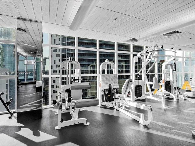 218 SE 14th St # 1904, Miami FL 33131