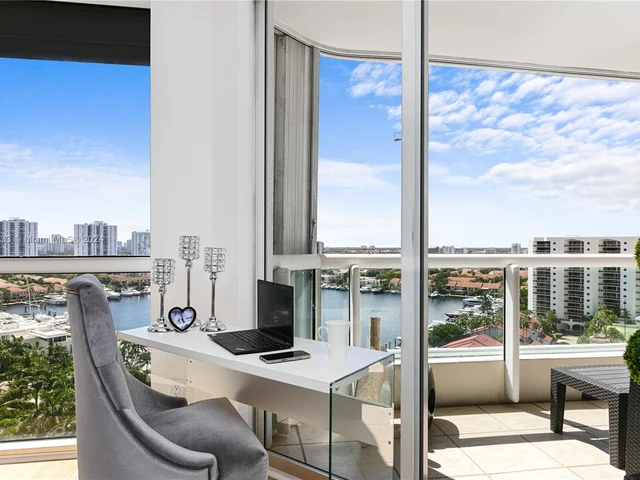 21205 Yacht Club Dr # 1507, Aventura FL 33180