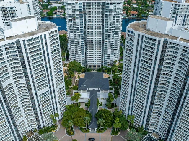 21205 Yacht Club Dr # 1507, Aventura FL 33180