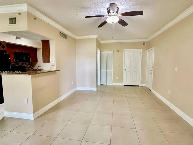 11601 SW 2nd St # 21104, Pembroke Pines FL 33025