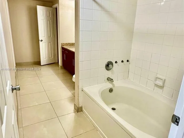 11601 SW 2nd St # 21104, Pembroke Pines FL 33025