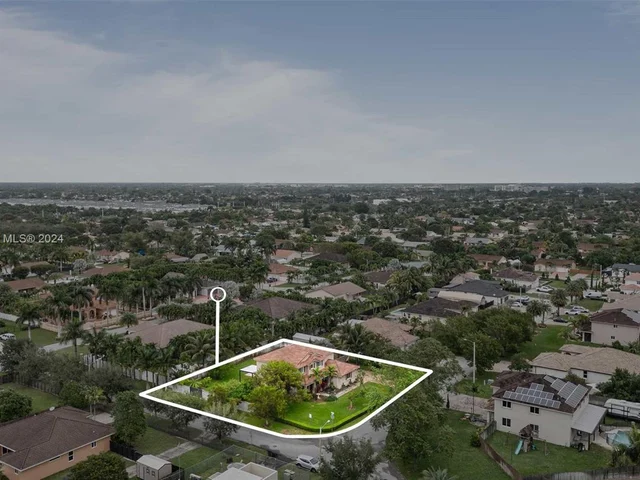 12981 SW 221st St, Miami FL 33170