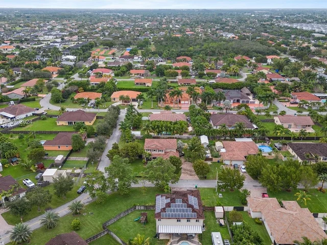 12981 SW 221st St, Miami FL 33170