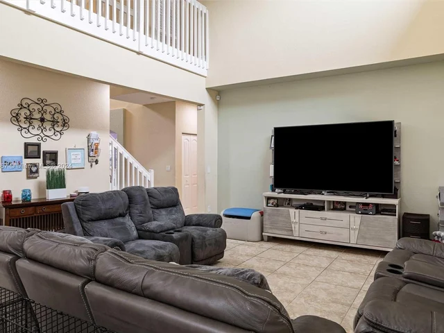 12981 SW 221st St, Miami FL 33170