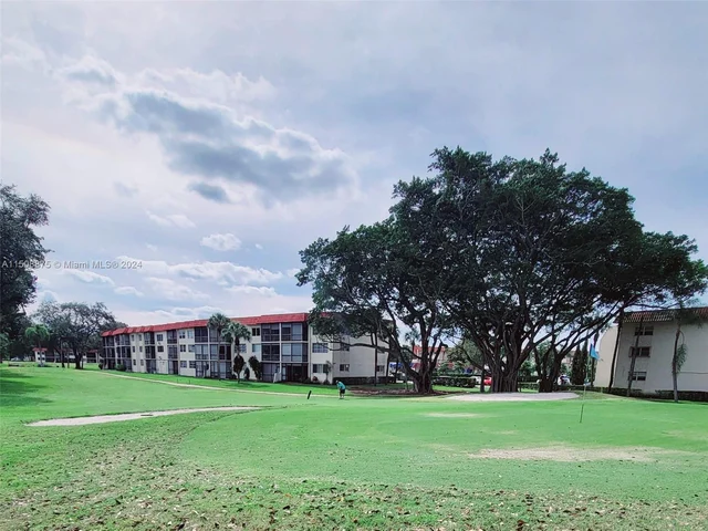 8901 S Hollybrook Blvd # 202, Pembroke Pines FL 33025