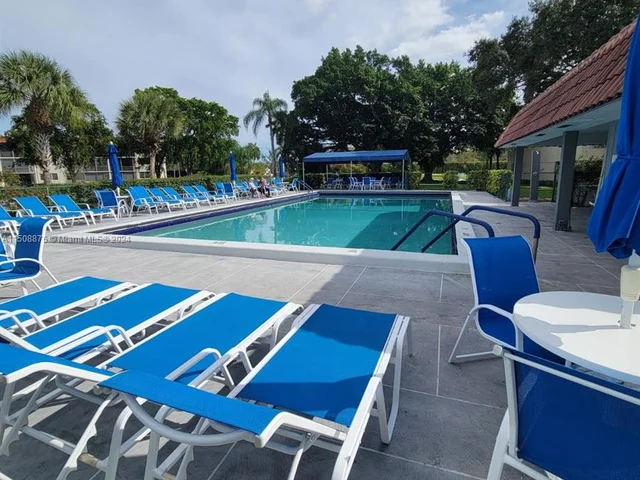 8901 S Hollybrook Blvd # 202, Pembroke Pines FL 33025