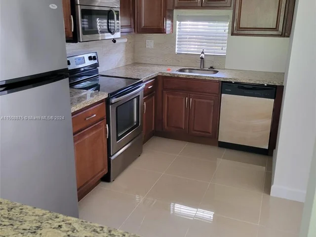 8901 S Hollybrook Blvd # 202, Pembroke Pines FL 33025