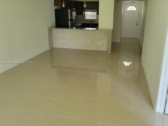 8901 S Hollybrook Blvd # 202, Pembroke Pines FL 33025