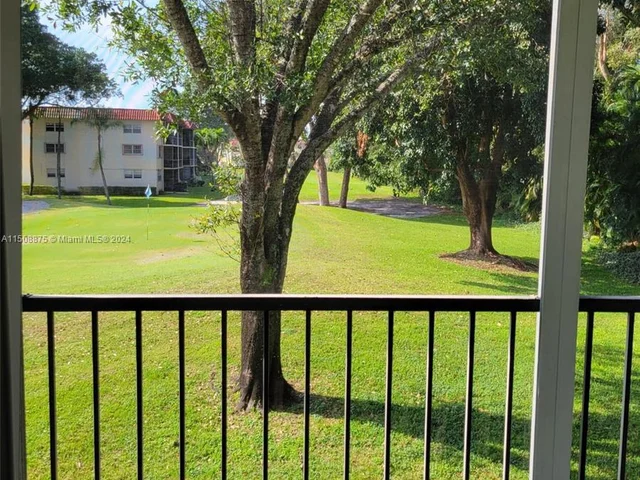 8901 S Hollybrook Blvd # 202, Pembroke Pines FL 33025