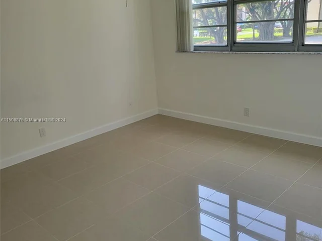 8901 S Hollybrook Blvd # 202, Pembroke Pines FL 33025
