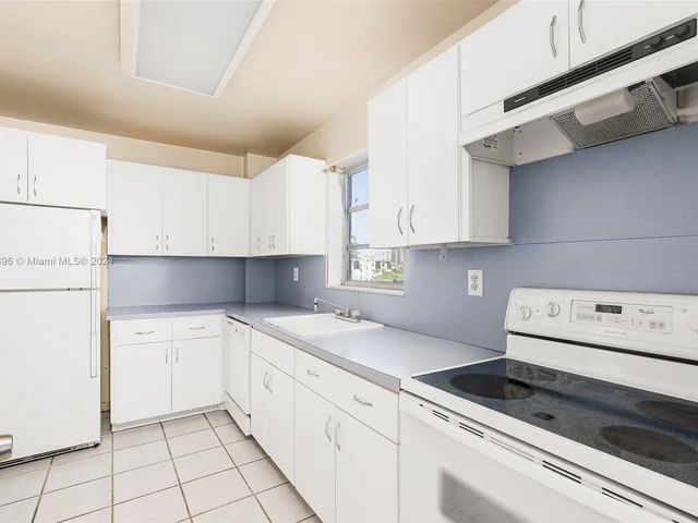 1020 94th St # 401, Bay Harbor Islands FL 33154