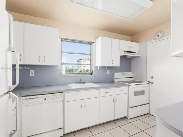 1020 94th St # 401, Bay Harbor Islands FL 33154