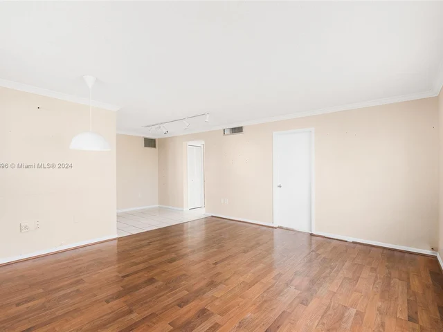 1020 94th St # 401, Bay Harbor Islands FL 33154