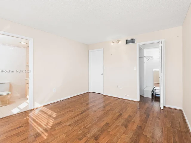 1020 94th St # 401, Bay Harbor Islands FL 33154