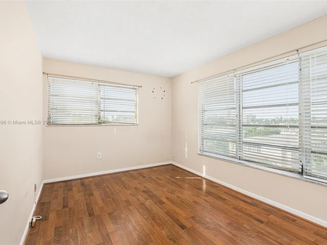 1020 94th St # 401, Bay Harbor Islands FL 33154