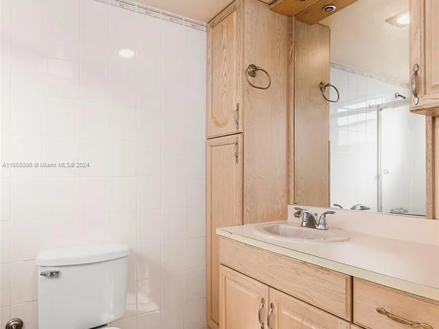 1020 94th St # 401, Bay Harbor Islands FL 33154