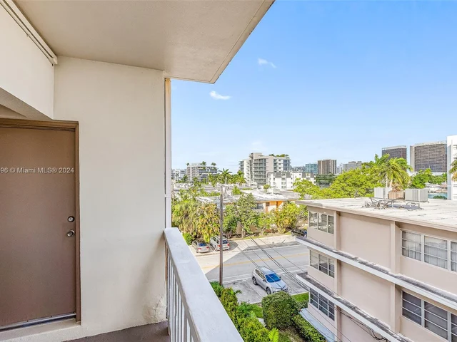 1020 94th St # 401, Bay Harbor Islands FL 33154