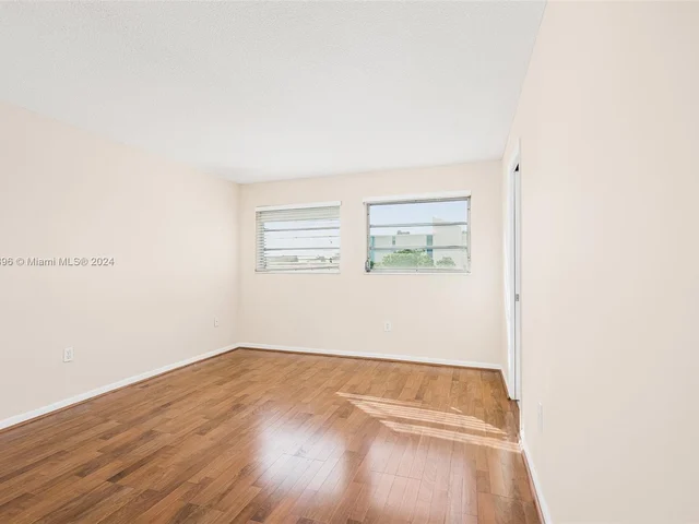 1020 94th St # 401, Bay Harbor Islands FL 33154