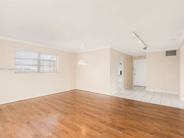 1020 94th St # 401, Bay Harbor Islands FL 33154