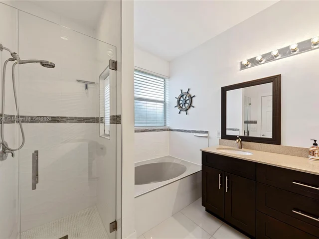 1509 SW 105th Ave, Pembroke Pines FL 33025