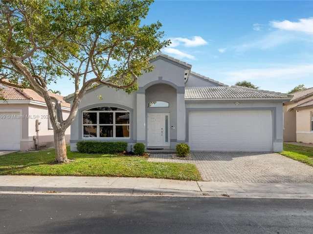 1509 SW 105th Ave, Pembroke Pines FL 33025