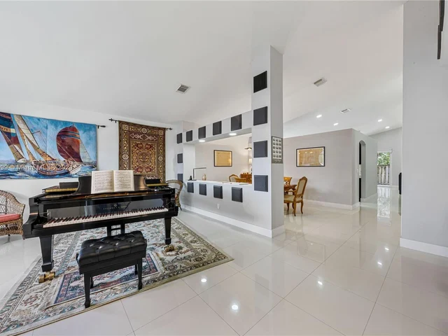 1509 SW 105th Ave, Pembroke Pines FL 33025