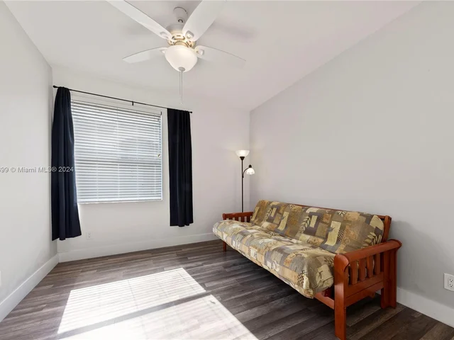 1509 SW 105th Ave, Pembroke Pines FL 33025