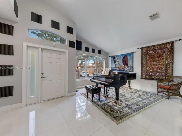 1509 SW 105th Ave, Pembroke Pines FL 33025