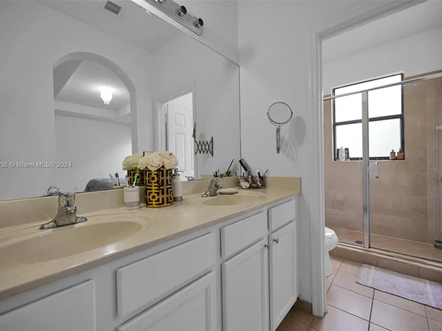 11251 NW 88th Ter # 11251, Doral FL 33178