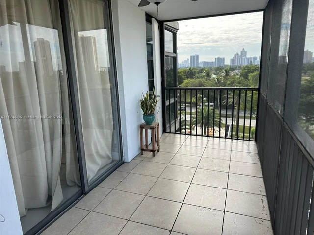 3375 N Country Club Dr # 609, Aventura FL 33180