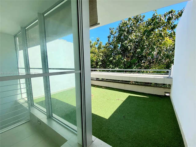 1600 Michigan Ave # 8, Miami Beach FL 33139