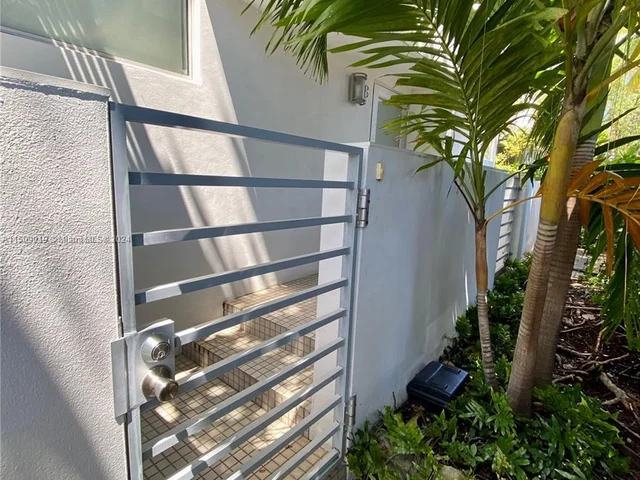 1600 Michigan Ave # 8, Miami Beach FL 33139