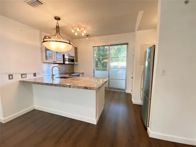 1600 Michigan Ave # 8, Miami Beach FL 33139