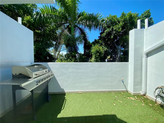 1600 Michigan Ave # 8, Miami Beach FL 33139