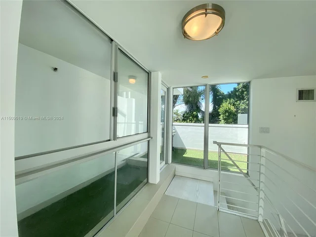 1600 Michigan Ave # 8, Miami Beach FL 33139