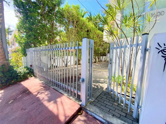 1600 Michigan Ave # 8, Miami Beach FL 33139