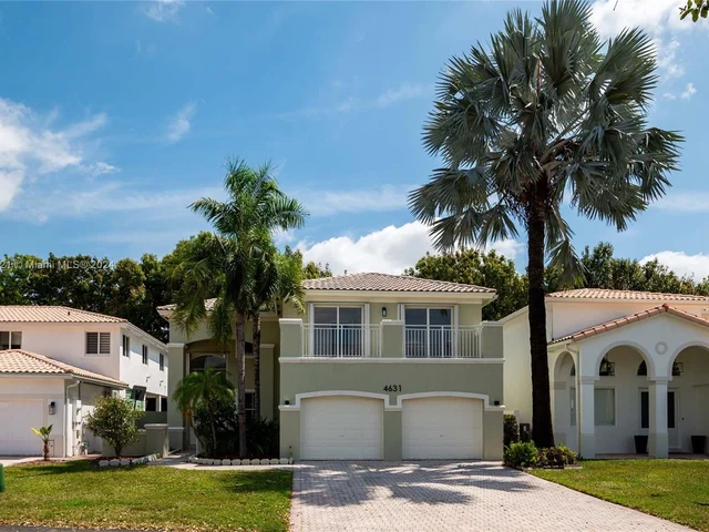 4631 NW 94th Ct, Doral FL 33178