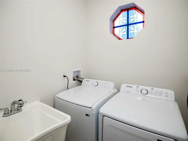 4631 NW 94th Ct, Doral FL 33178