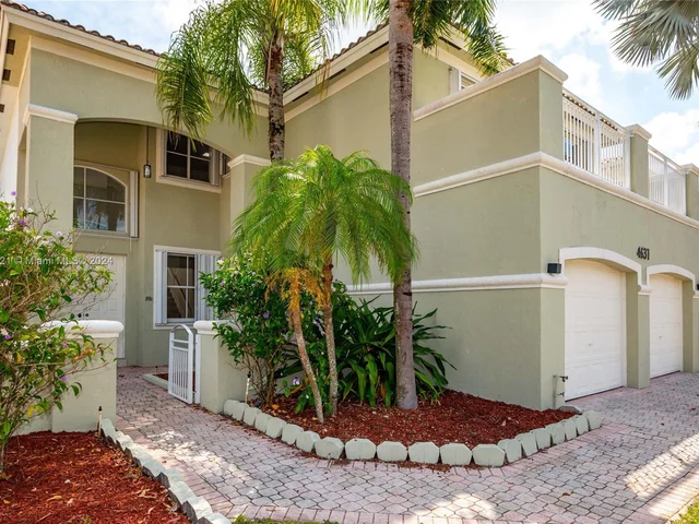 4631 NW 94th Ct, Doral FL 33178