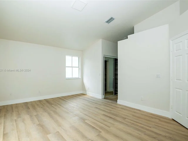 4631 NW 94th Ct, Doral FL 33178