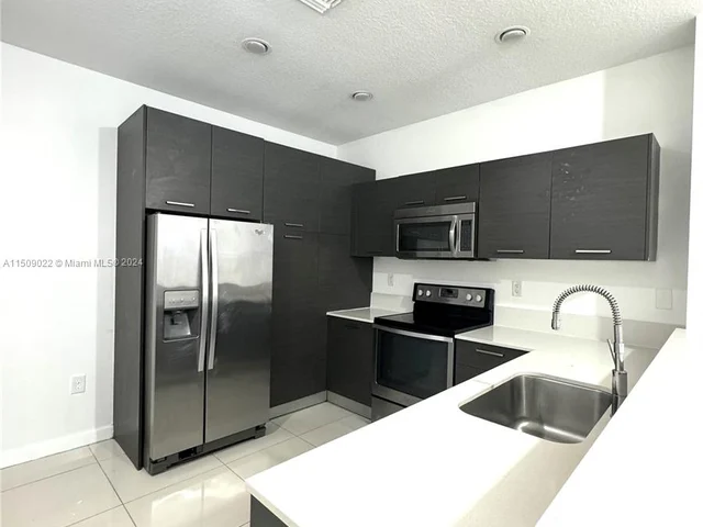 3443 NW 13th St, Lauderhill FL 33311