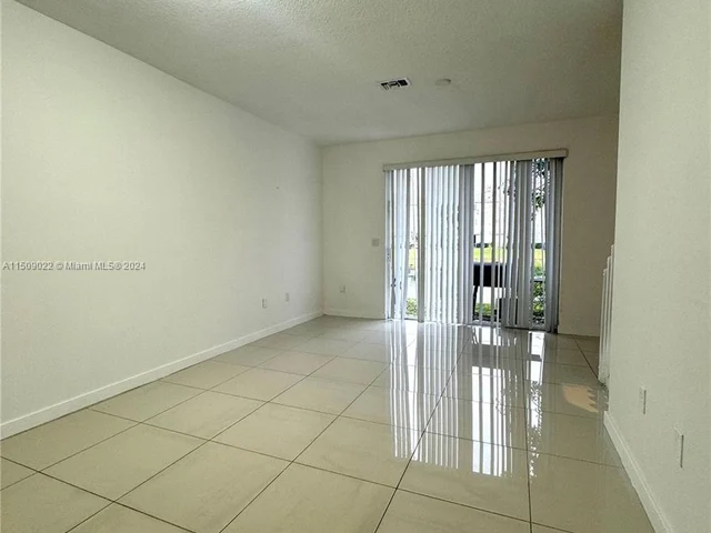 3443 NW 13th St, Lauderhill FL 33311