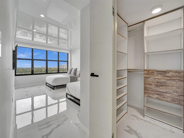 2500 Parkview Dr # 1112, Hallandale Beach FL 33009