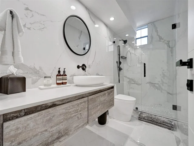 2500 Parkview Dr # 1112, Hallandale Beach FL 33009