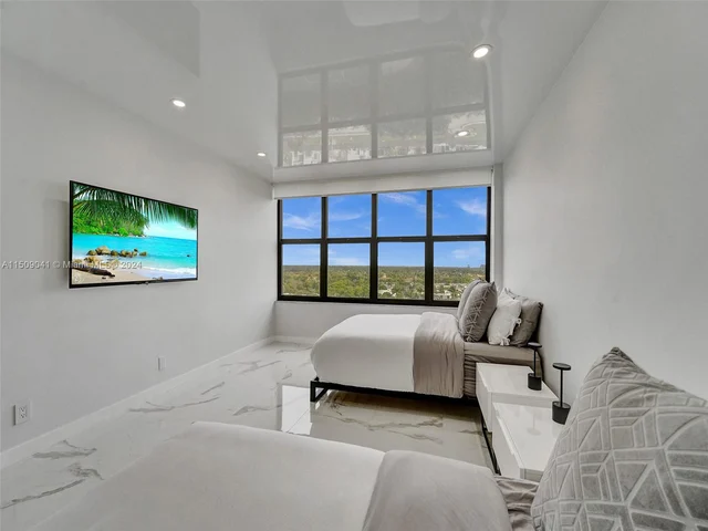 2500 Parkview Dr # 1112, Hallandale Beach FL 33009