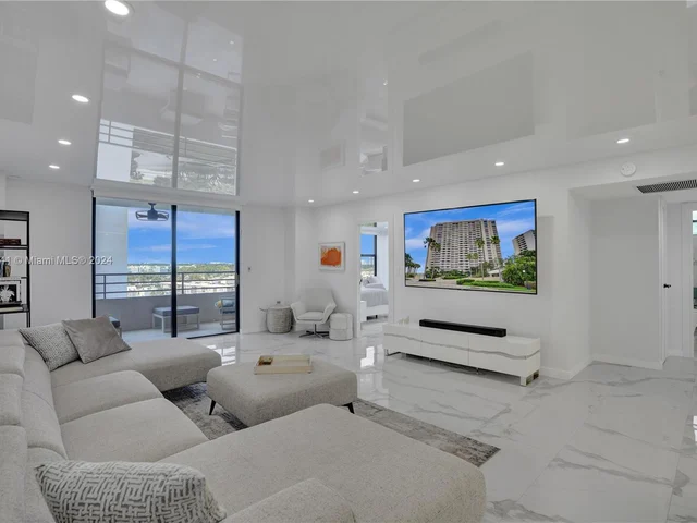 2500 Parkview Dr # 1112, Hallandale Beach FL 33009