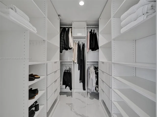 2500 Parkview Dr # 1112, Hallandale Beach FL 33009