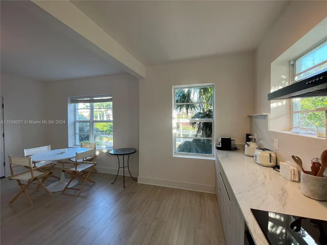 4812 Pine Tree Dr # 209, Miami Beach FL 33140