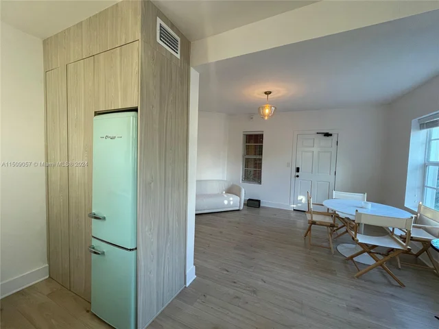 4812 Pine Tree Dr # 209, Miami Beach FL 33140