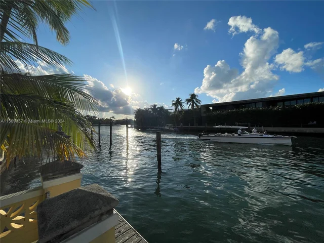 4812 Pine Tree Dr # 209, Miami Beach FL 33140